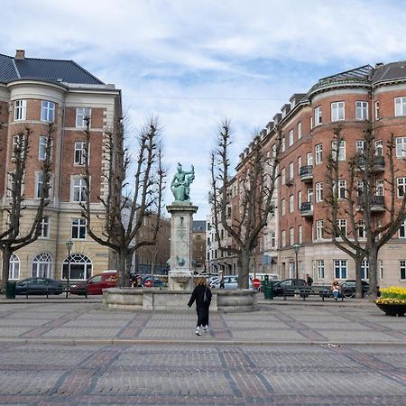 Unique 3 Bedroom Apartment In Vibrant Frederiksberg Kodaň Exteriér fotografie